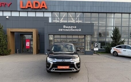 Mitsubishi Outlander III рестайлинг 3, 2021 год, 2 490 000 рублей, 2 фотография