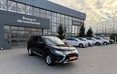 Mitsubishi Outlander III рестайлинг 3, 2021 год, 2 490 000 рублей, 3 фотография