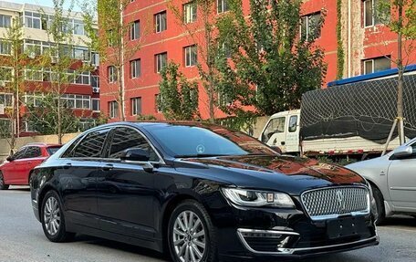 Lincoln MKZ II рестайлинг, 2020 год, 2 400 000 рублей, 3 фотография