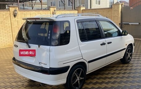 Toyota Raum I, 2000 год, 330 000 рублей, 3 фотография