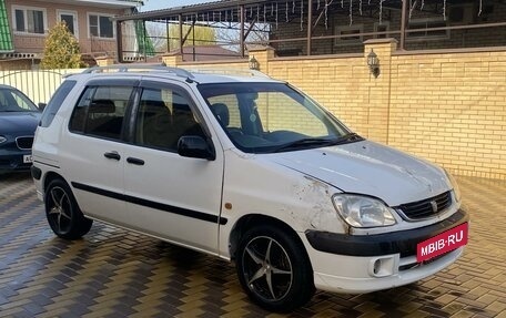 Toyota Raum I, 2000 год, 330 000 рублей, 2 фотография