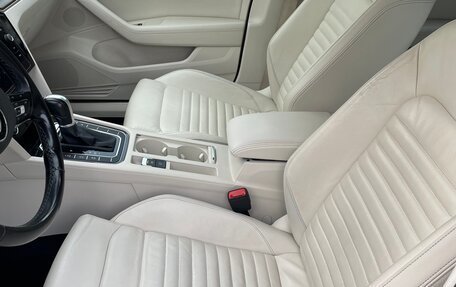 Volkswagen Passat B8 рестайлинг, 2017 год, 3 330 000 рублей, 13 фотография