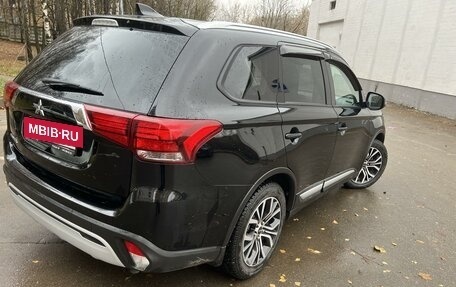 Mitsubishi Outlander III рестайлинг 3, 2020 год, 3 043 900 рублей, 4 фотография