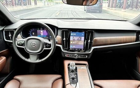 Volvo S90 II рестайлинг, 2022 год, 3 845 027 рублей, 10 фотография