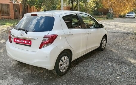 Toyota Vitz, 2015 год, 1 000 000 рублей, 2 фотография