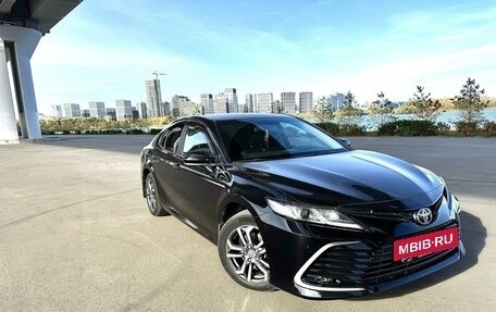 Toyota Camry, 2021 год, 3 580 000 рублей, 2 фотография