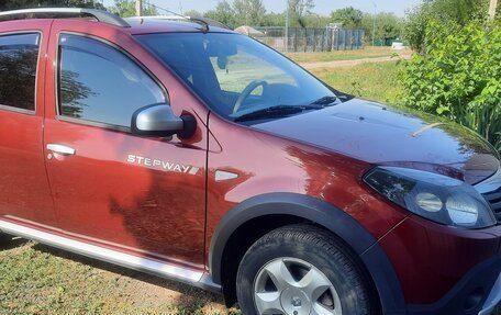 Renault Sandero I, 2013 год, 900 000 рублей, 5 фотография