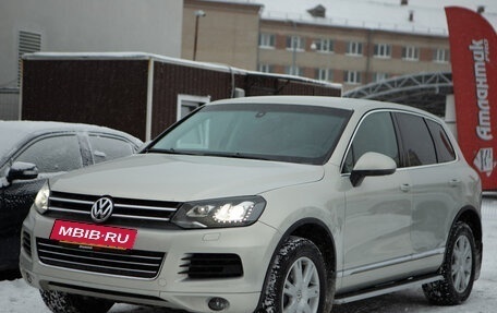 Volkswagen Touareg III, 2012 год, 2 300 000 рублей, 2 фотография