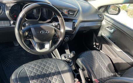 KIA Rio III рестайлинг, 2013 год, 650 000 рублей, 20 фотография