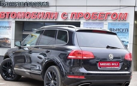 Volkswagen Touareg III, 2012 год, 1 999 000 рублей, 2 фотография