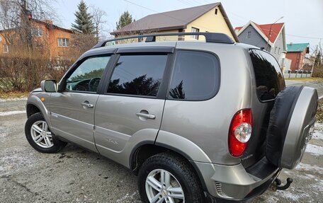 Chevrolet Niva I рестайлинг, 2011 год, 557 000 рублей, 6 фотография