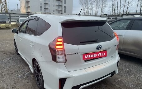 Toyota Prius Alpha I (ZVW40/41), 2016 год, 2 300 000 рублей, 4 фотография