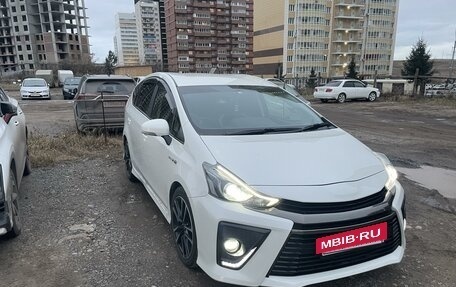 Toyota Prius Alpha I (ZVW40/41), 2016 год, 2 300 000 рублей, 2 фотография