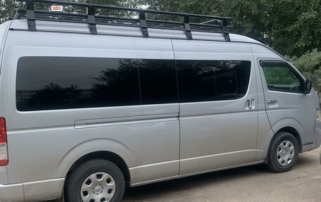 Toyota HiAce H200, 2014 год, 3 750 000 рублей, 3 фотография