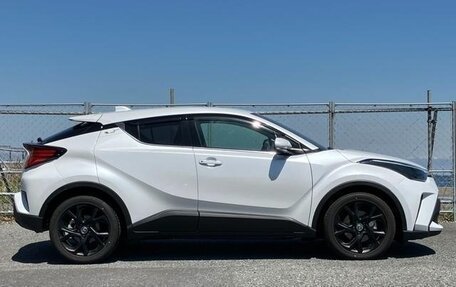 Toyota C-HR I рестайлинг, 2021 год, 1 750 000 рублей, 9 фотография