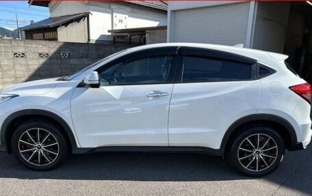 Honda Vezel, 2018 год, 1 850 000 рублей, 7 фотография