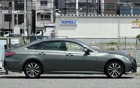 Toyota Crown, 2020 год, 2 950 000 рублей, 5 фотография