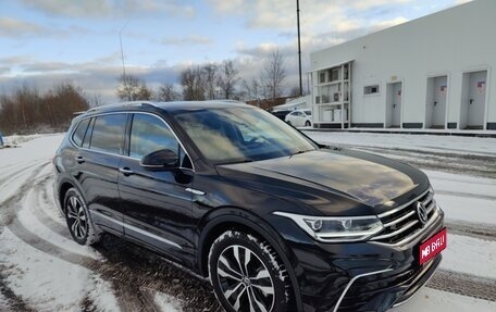 Volkswagen Tiguan II, 2023 год, 6 200 000 рублей, 1 фотография