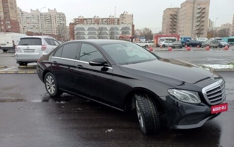 Mercedes-Benz E-Класс, 2018 год, 1 900 000 рублей, 3 фотография