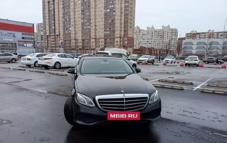 Mercedes-Benz E-Класс, 2018 год, 1 900 000 рублей, 5 фотография