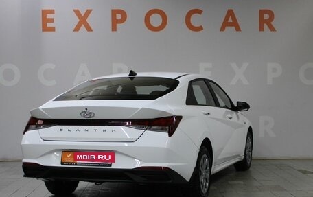 Hyundai Elantra, 2021 год, 2 040 000 рублей, 5 фотография