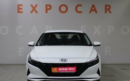 Hyundai Elantra, 2021 год, 2 040 000 рублей, 2 фотография