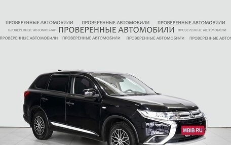 Mitsubishi Outlander III рестайлинг 3, 2018 год, 1 980 000 рублей, 3 фотография