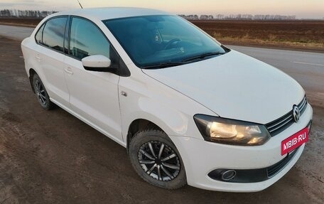 Volkswagen Polo VI (EU Market), 2011 год, 930 000 рублей, 2 фотография