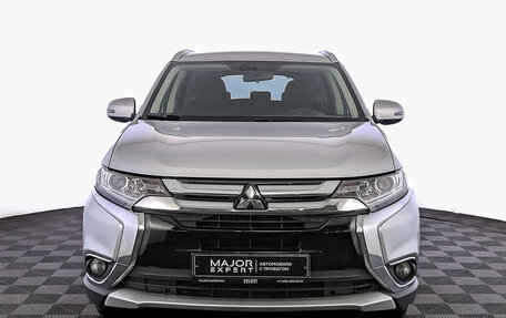 Mitsubishi Outlander III рестайлинг 3, 2018 год, 1 995 000 рублей, 2 фотография