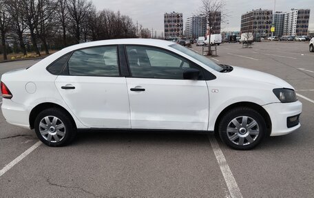 Volkswagen Polo VI (EU Market), 2017 год, 500 000 рублей, 2 фотография