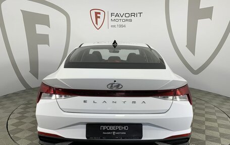 Hyundai Elantra, 2021 год, 2 010 000 рублей, 3 фотография