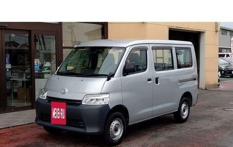 Mazda Bongo IV, 2020 год, 1 370 000 рублей, 2 фотография