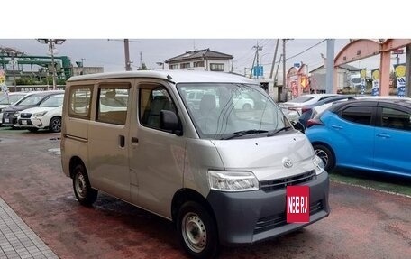 Mazda Bongo IV, 2020 год, 1 370 000 рублей, 3 фотография