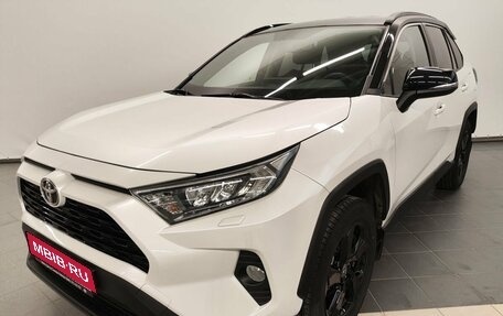 Toyota RAV4, 2021 год, 3 849 000 рублей, 1 фотография