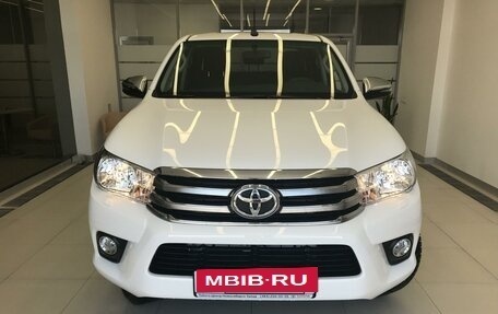 Toyota Hilux VIII, 2019 год, 3 070 000 рублей, 2 фотография