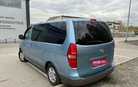 Hyundai H-1 II рестайлинг, 2010 год, 1 400 000 рублей, 2 фотография