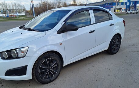 Chevrolet Aveo III, 2013 год, 550 000 рублей, 3 фотография