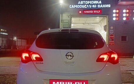 Opel Astra J, 2011 год, 600 000 рублей, 4 фотография