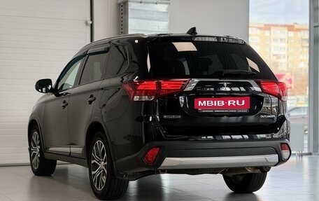 Mitsubishi Outlander III рестайлинг 3, 2018 год, 2 750 000 рублей, 6 фотография