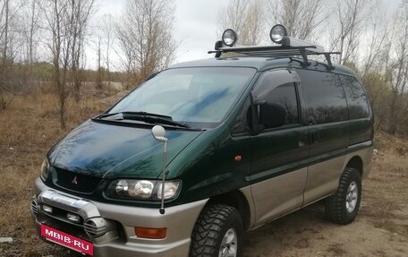 Mitsubishi Delica IV, 1998 год, 1 200 000 рублей, 4 фотография