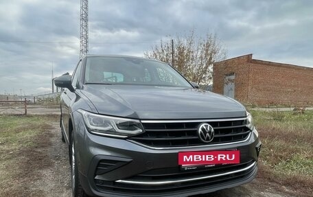 Volkswagen Tiguan II, 2021 год, 2 900 000 рублей, 3 фотография