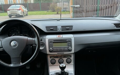 Volkswagen Passat B6, 2005 год, 640 000 рублей, 10 фотография