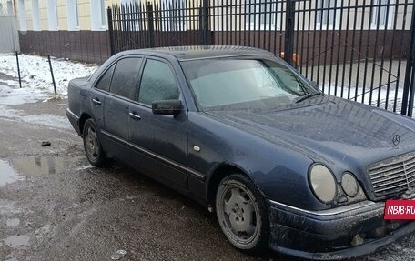 Mercedes-Benz E-Класс, 1998 год, 600 000 рублей, 2 фотография