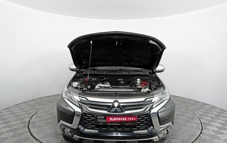 Mitsubishi Pajero Sport III рестайлинг, 2018 год, 2 565 000 рублей, 9 фотография