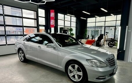 Mercedes-Benz S-Класс, 2009 год, 1 780 000 рублей, 3 фотография