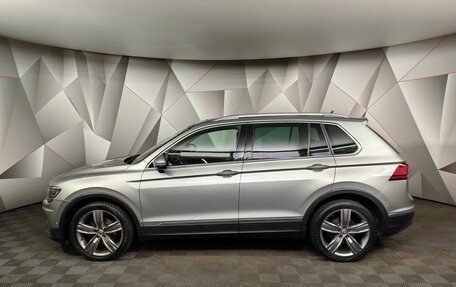 Volkswagen Tiguan II, 2017 год, 2 438 000 рублей, 5 фотография