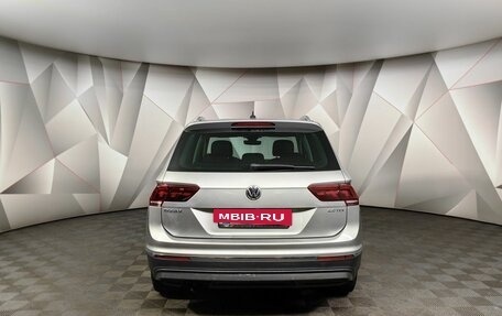 Volkswagen Tiguan II, 2017 год, 2 438 000 рублей, 8 фотография