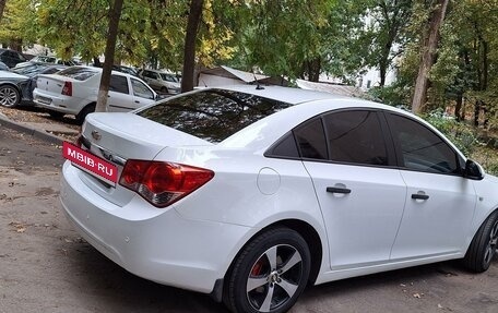 Chevrolet Cruze II, 2010 год, 650 000 рублей, 3 фотография