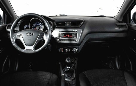 KIA Rio III рестайлинг, 2015 год, 1 050 000 рублей, 16 фотография