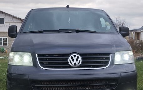 Volkswagen Multivan T5, 2005 год, 1 930 000 рублей, 12 фотография